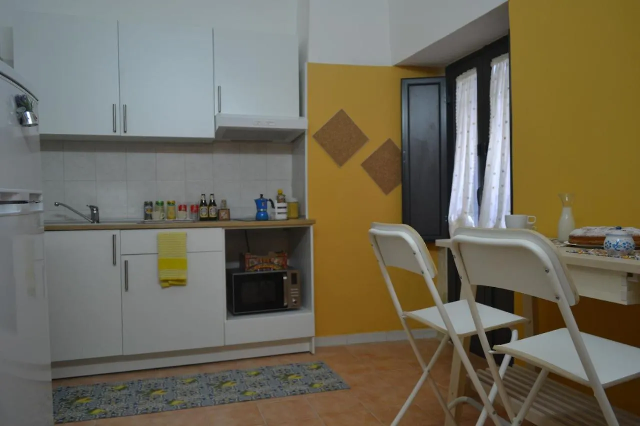 Petra Apartment カターニア